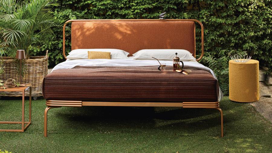 VENDUTO<br>LETTO DESIGN 160x200 <br> SCONTO 50% <br><b>ADESSO CHF 1'100.-</B>