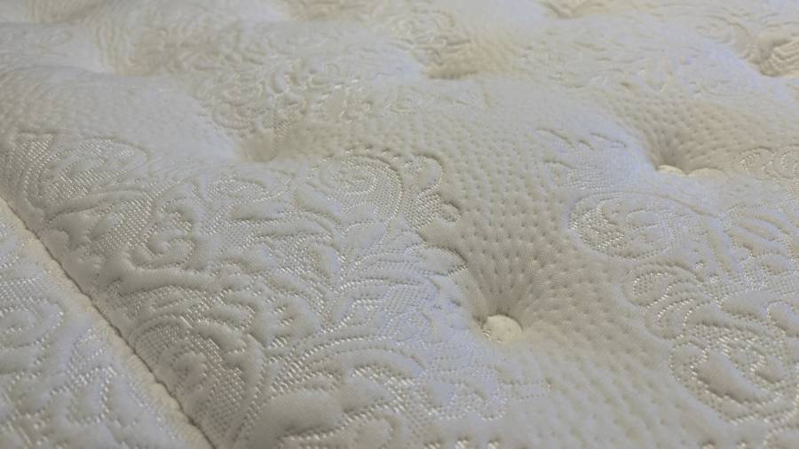 MATERASSO REGAL SUITE ALTO 35cm <br> 180x200 - SCONTO 50% <br><b>ADESSO CHF 2200.-</B>